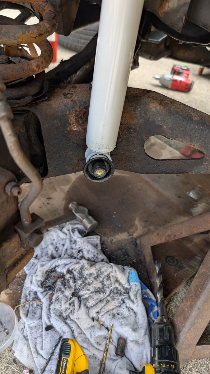 Front lower shock mount