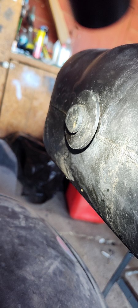 Fuel tank for 1989 Ford ranger with 6ft bed.