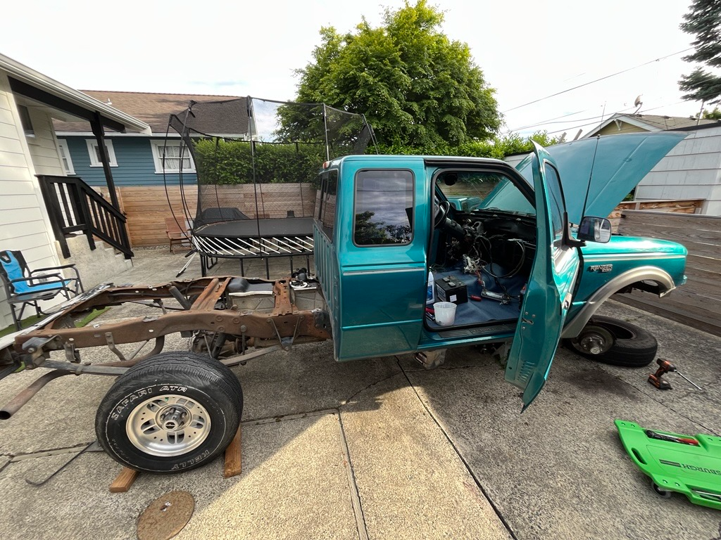 Thew's 94 XLT 4x4 3.0 5spd