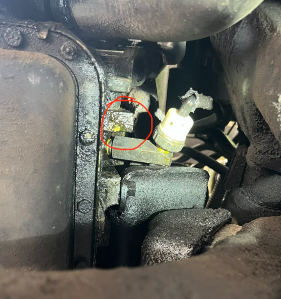 Coolant leak - please help diagnose