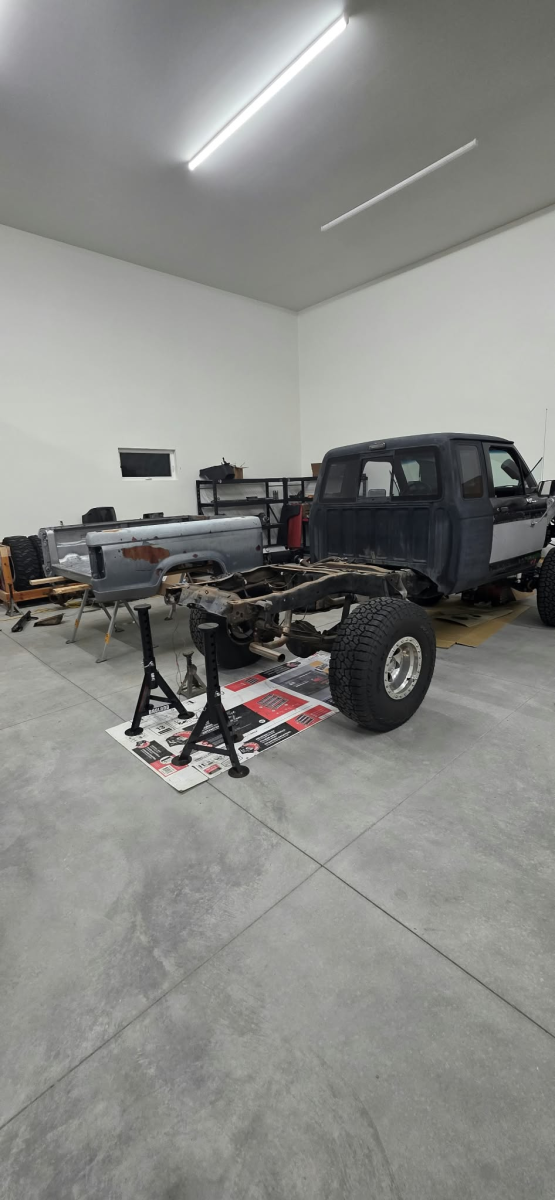 1990 Supercab rock crawler build