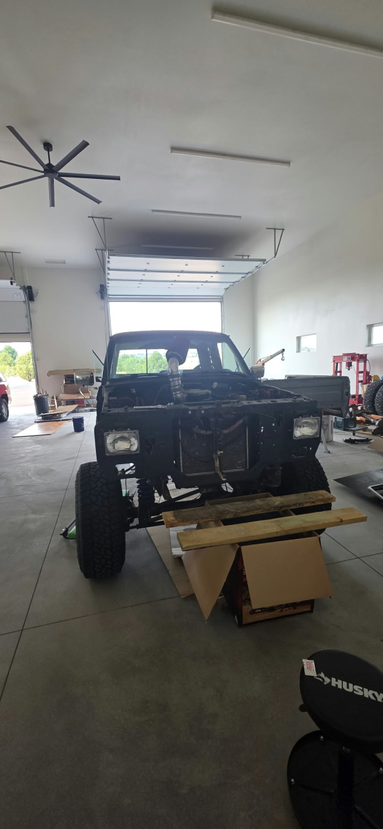 1990 Supercab rock crawler build
