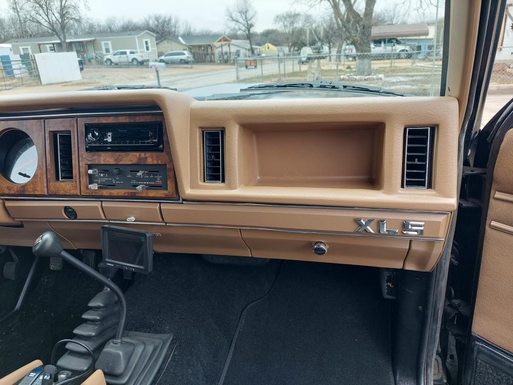 1984_ford_bronco_ii_project_b2_marauder_dash.JPG