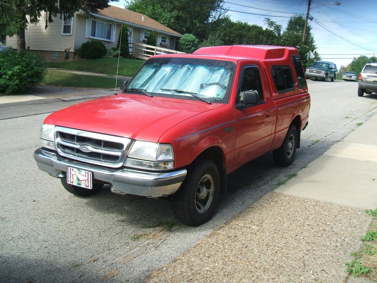 1998 Ford Ranger Quartering Front.JPG