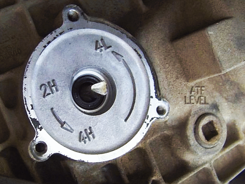 2001.Ford_TrCs.Case_Borg.1354_000c.GIF
