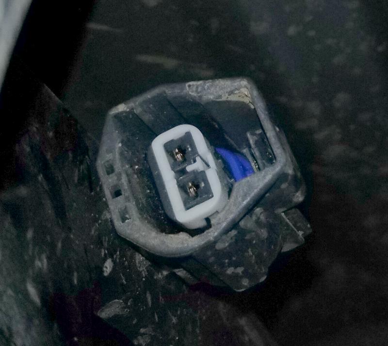2019_ford_ranger_bed_power_supply_plug_400.JPG
