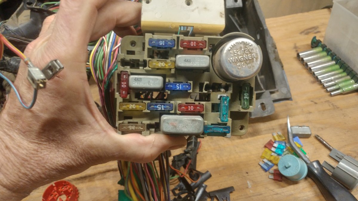 How many Flasher relays?