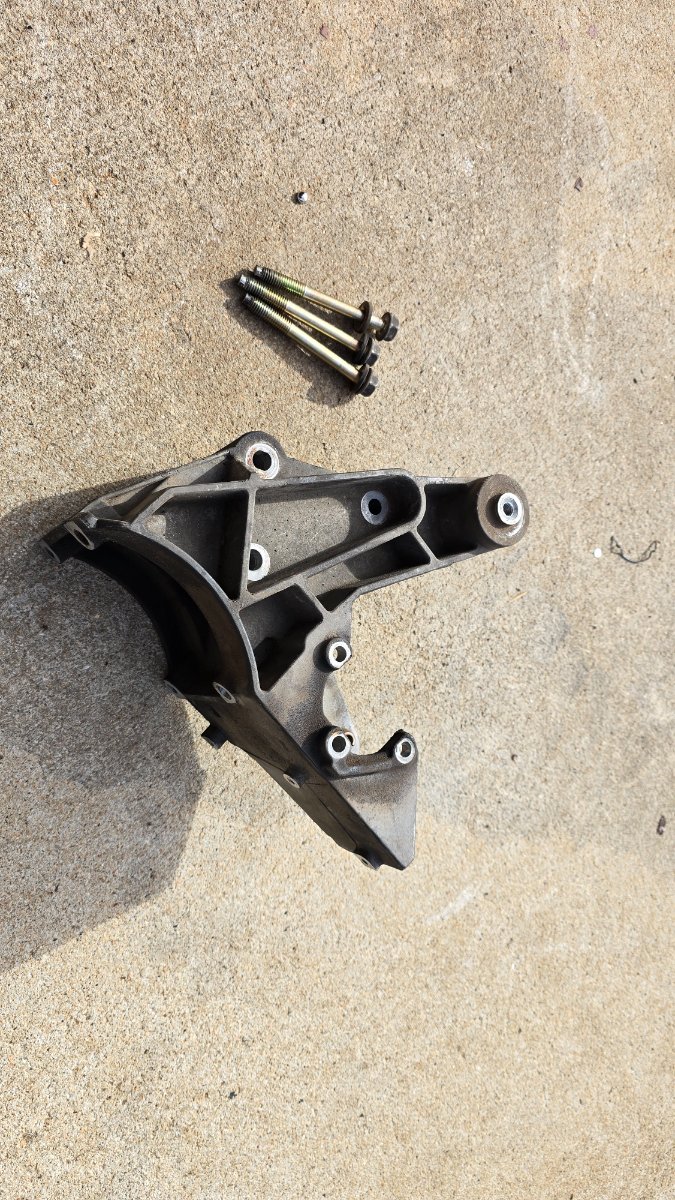 Explorer 5.0l power steering/AC compressor bracket.