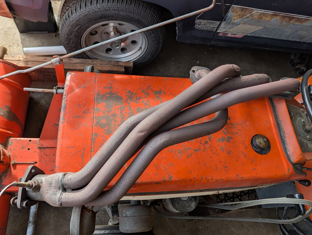 SuperCab 4x4 one-piece driveshafts and 2.3 long tube header