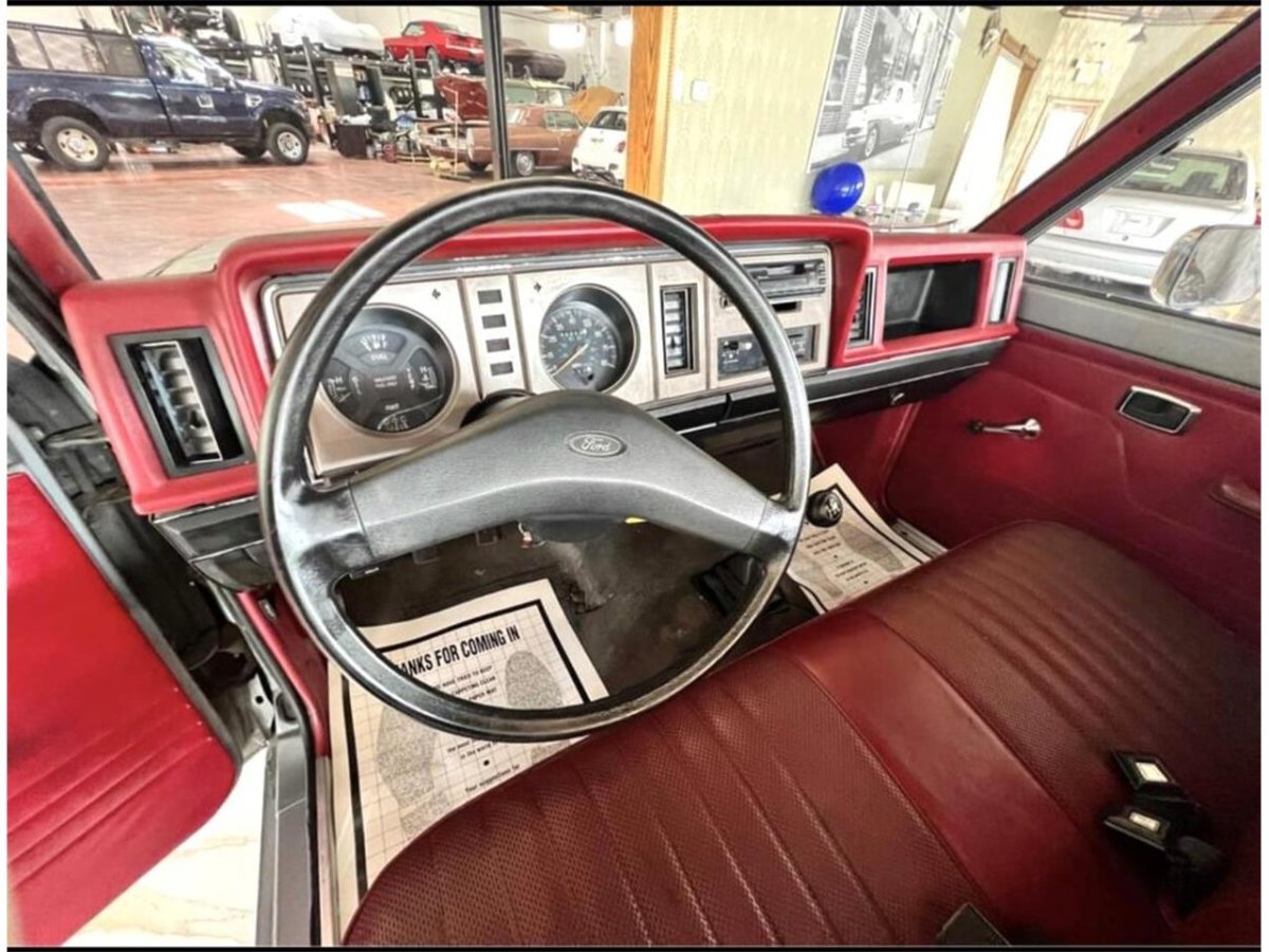 33640427-1983-ford-ranger-std.jpg