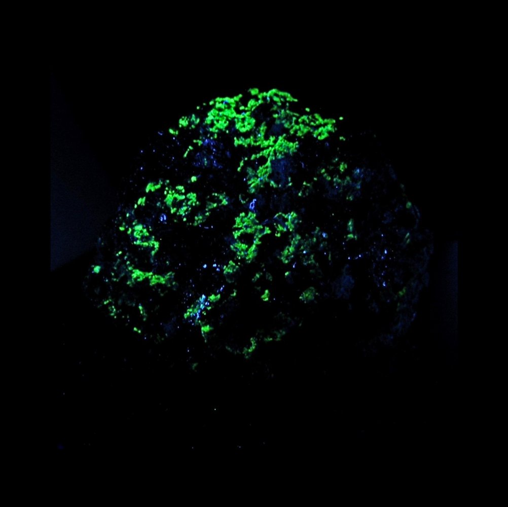 What gets rid of UV dye?