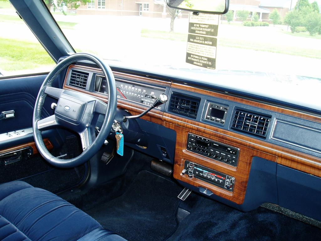 87-89 Crown Vic Interior.jpg