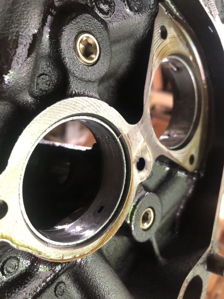 Cam bearing failure