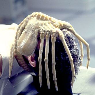 ae7c5a932381a44ccc5fb7bac1c3596a5a-08-alien-facehugger.rsquare.w330.jpg
