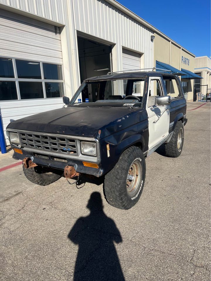Bronco 2 pic.jpg