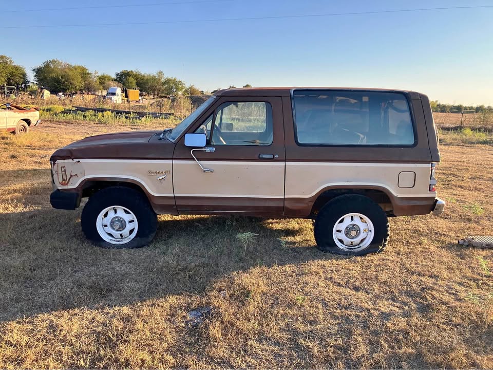 Lewis & Clark Ford Bronco II
