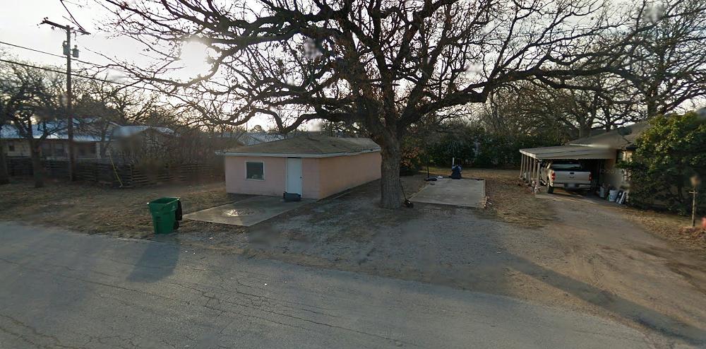 building_to_garage-1.JPG