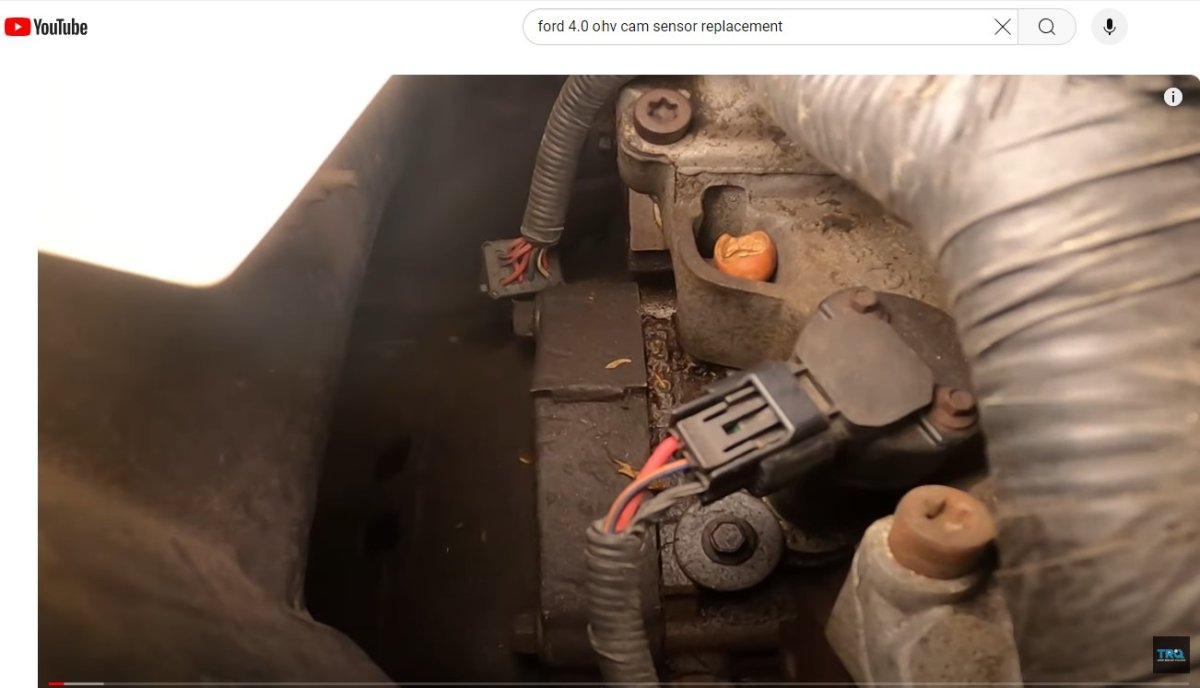 Cam Sensor location from TRQ Youtube video Screenshot 2024-09-03 125124.jpg