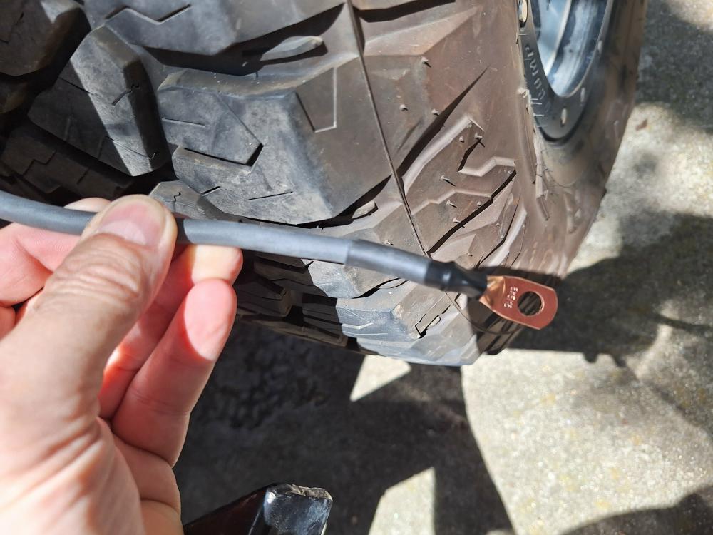 crimping_battery_cable_ground.JPG