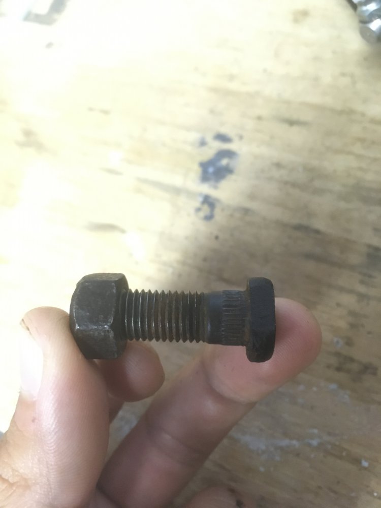 Dana 35 stud & nut 2.JPG