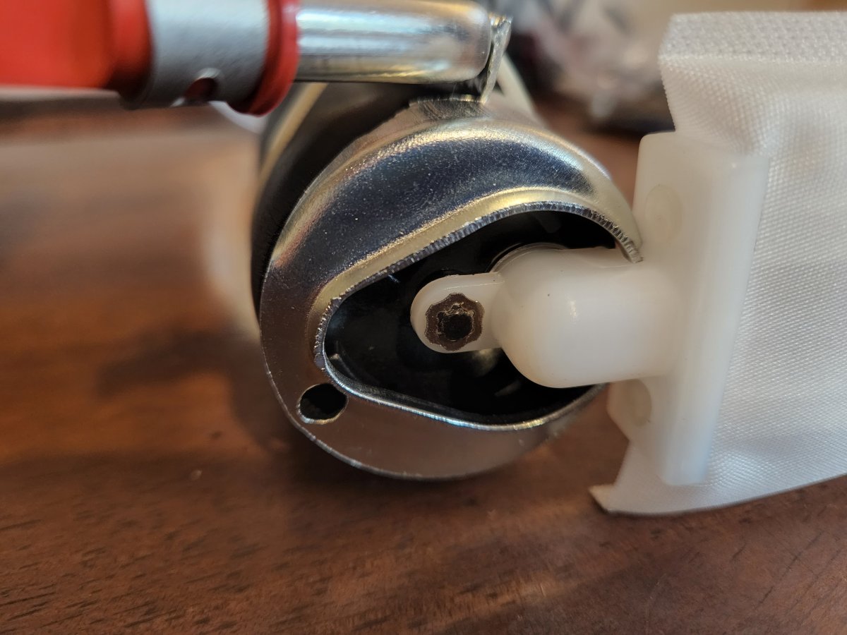 fuel filter retainer.jpg