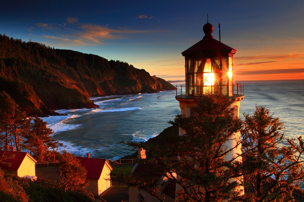 Heceta head lite.jpg