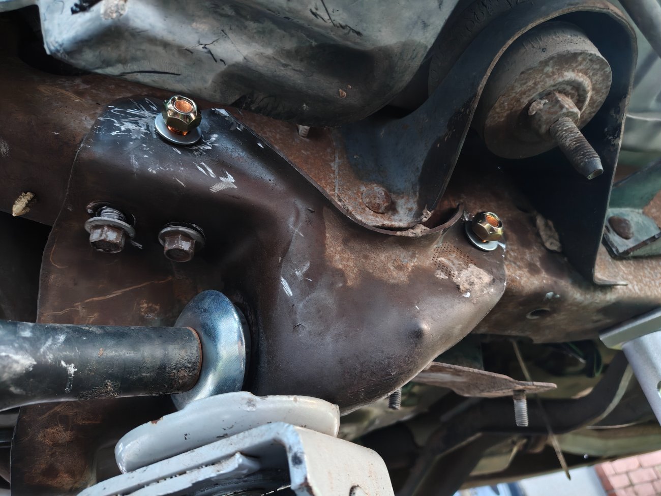 94 Ranger 2wd radius bushing bolts