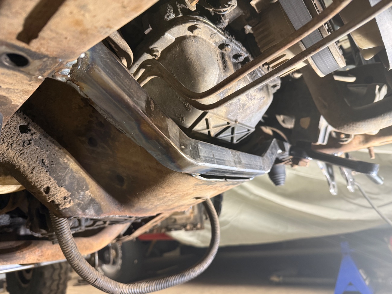 Ultra cheap offroad race Explorer turned rock crawler