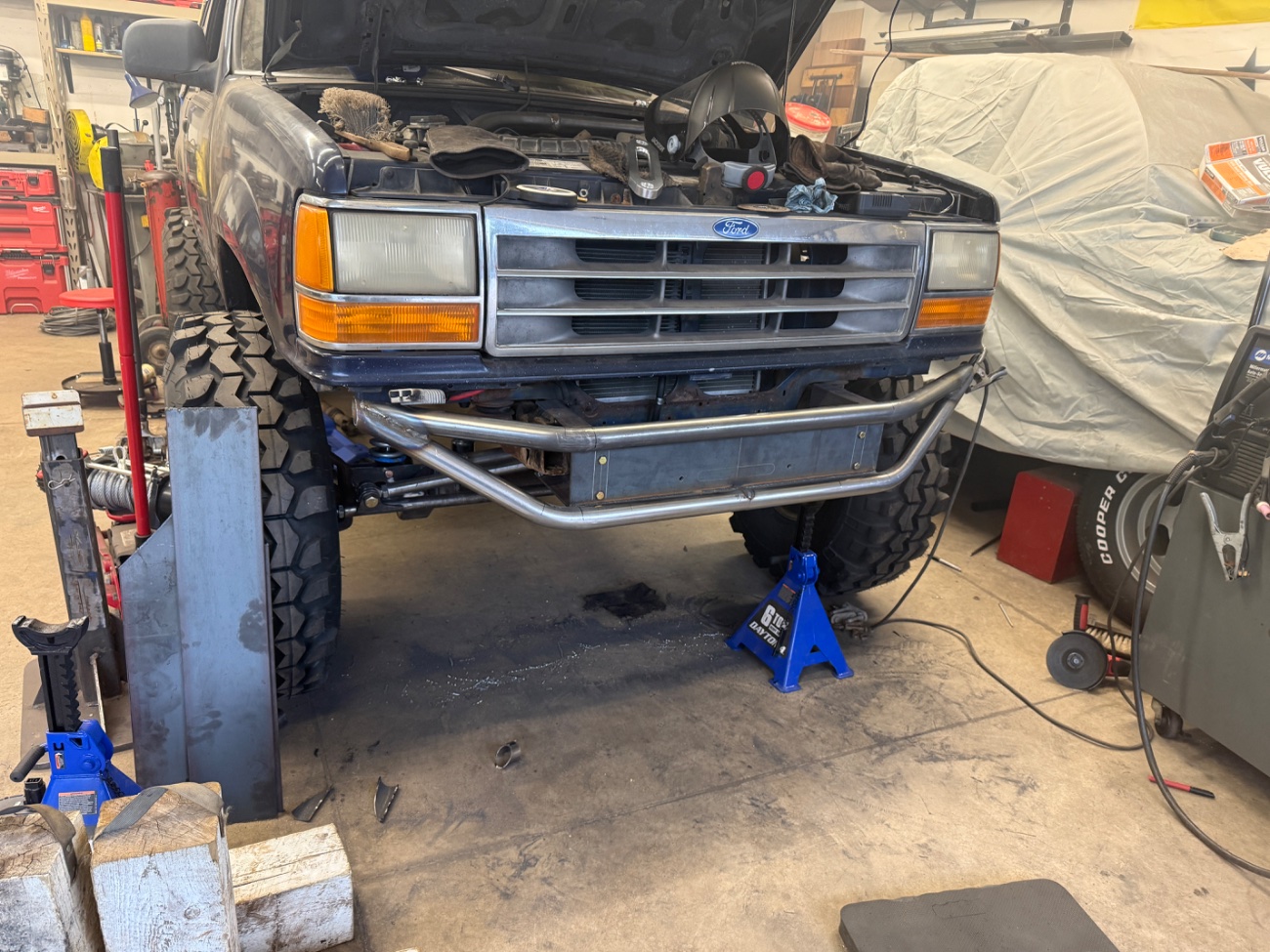 Ultra cheap offroad race Explorer turned rock crawler