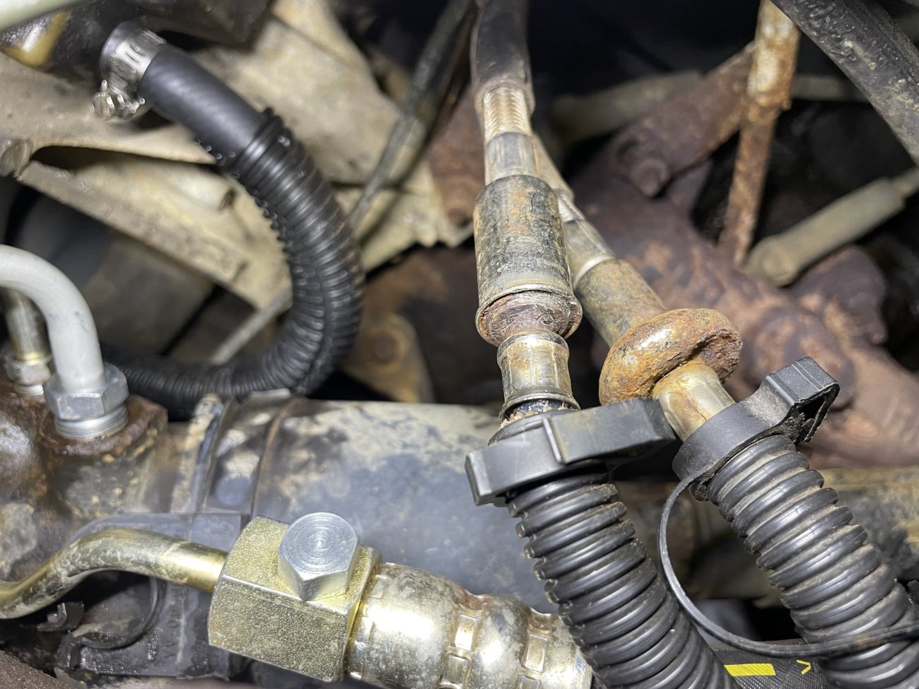 Fuel Line Connector Rusted Together. Any ideas?