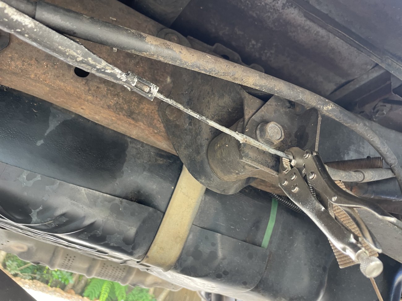 Parking brake cable question