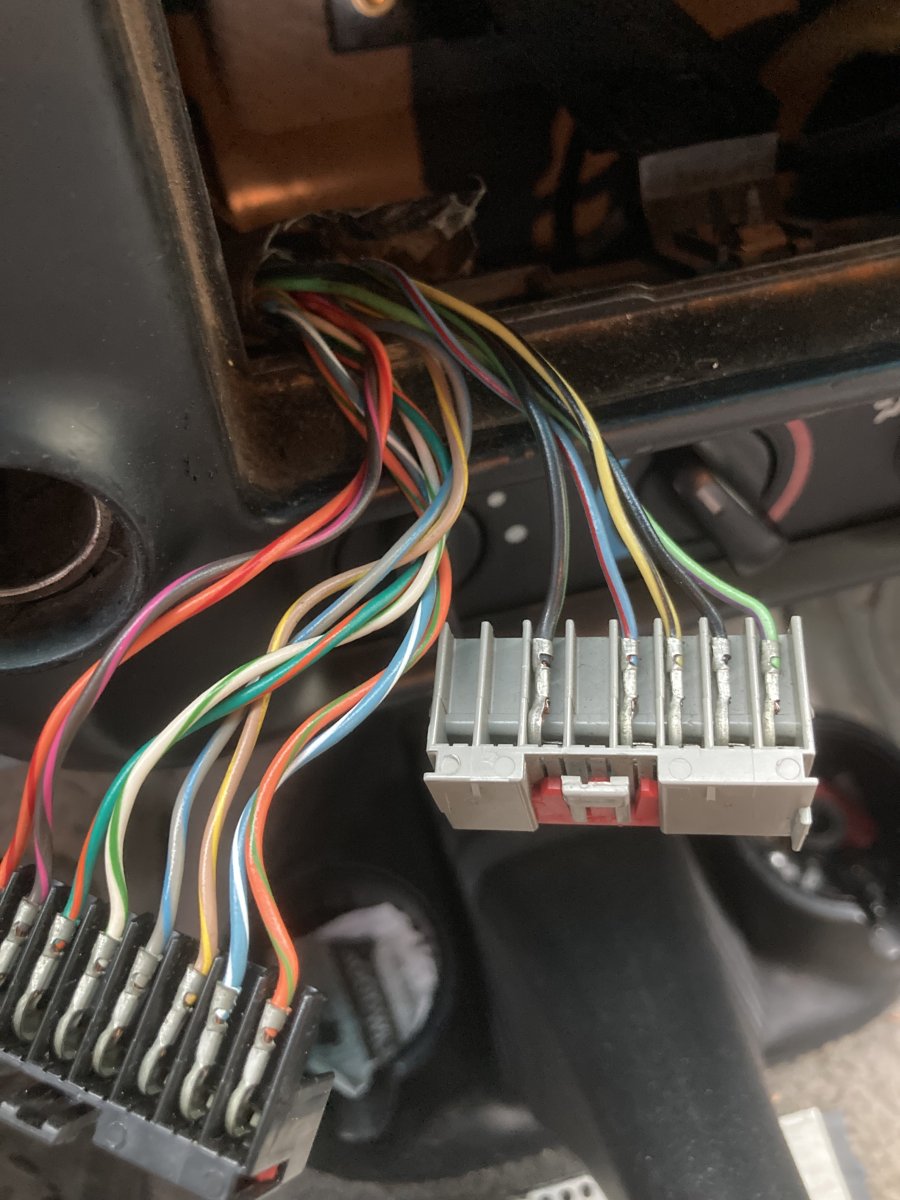 Two different OEM radio types?