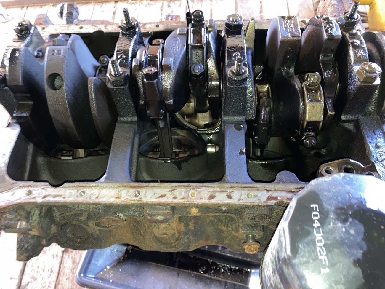 Connecting rod orientation on 1988 ford ranger 2.9
