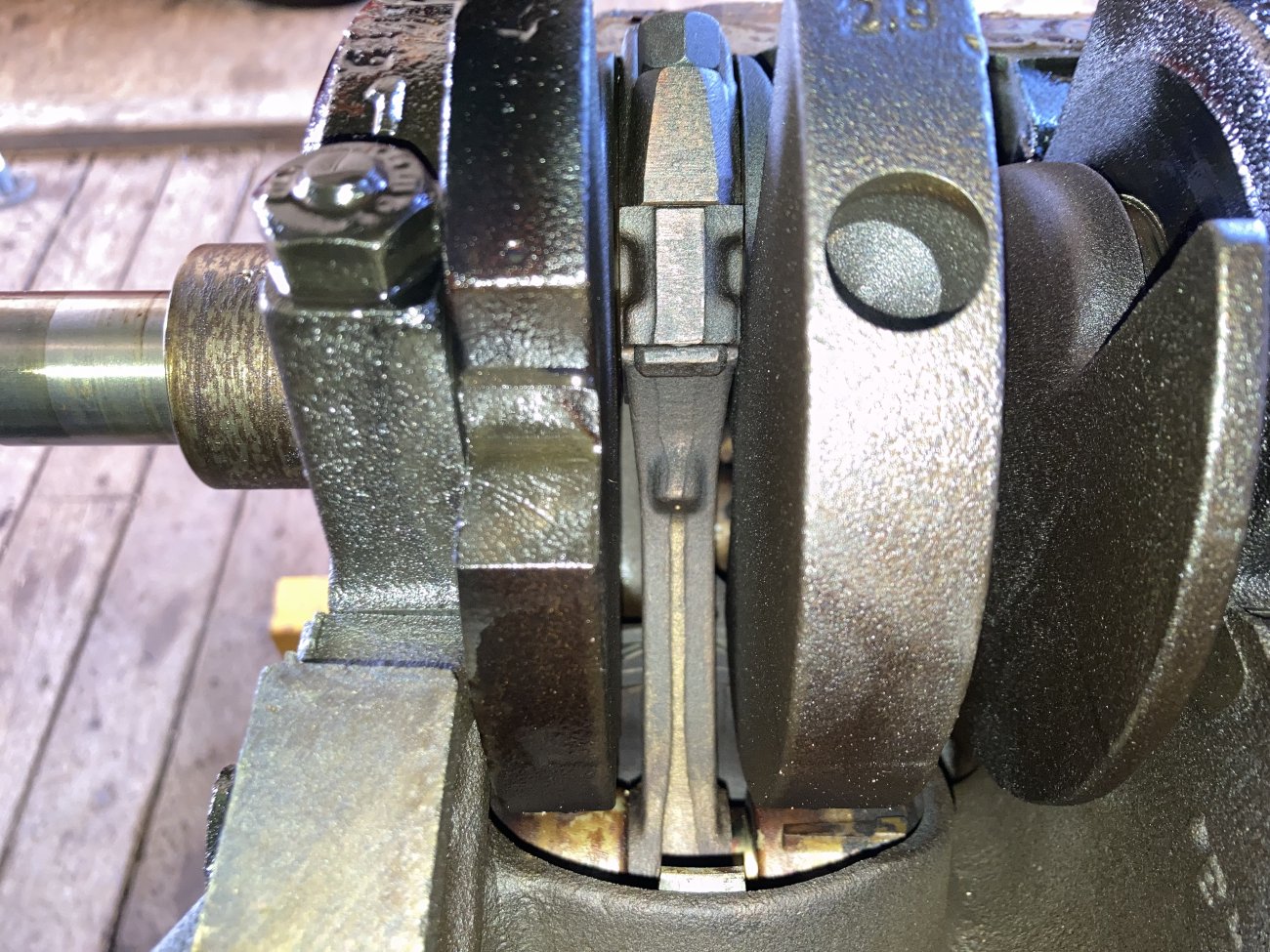 Connecting rod orientation on 1988 ford ranger 2.9