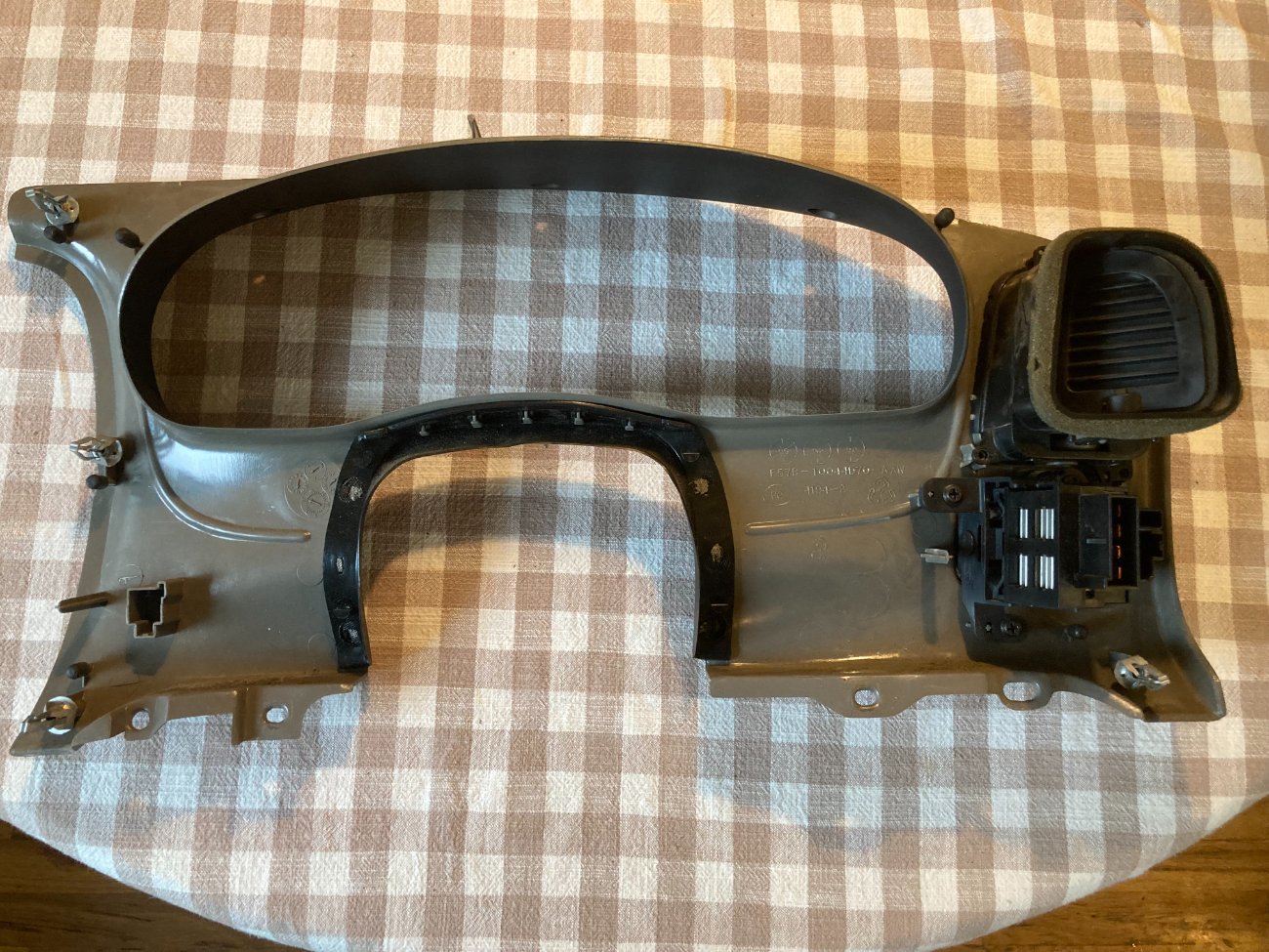 Dash cluster bezel from 99