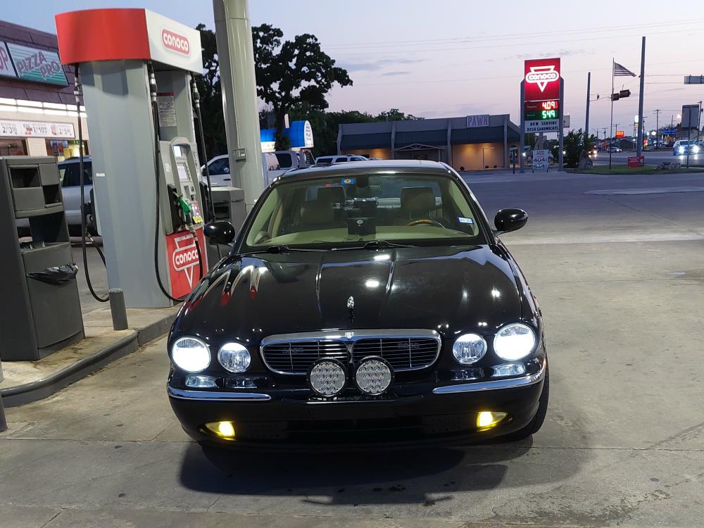 jaguar_xj8_at_night-3.JPG