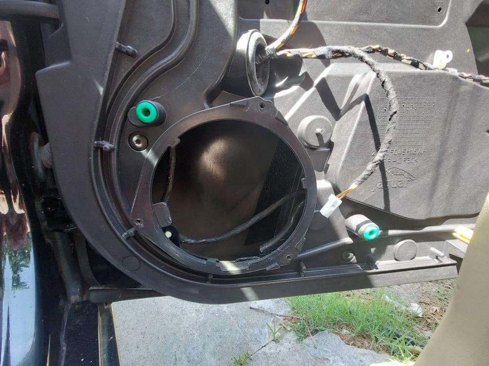 jaguar_xj8_door_speaker_replacement_pioneer-2.JPG