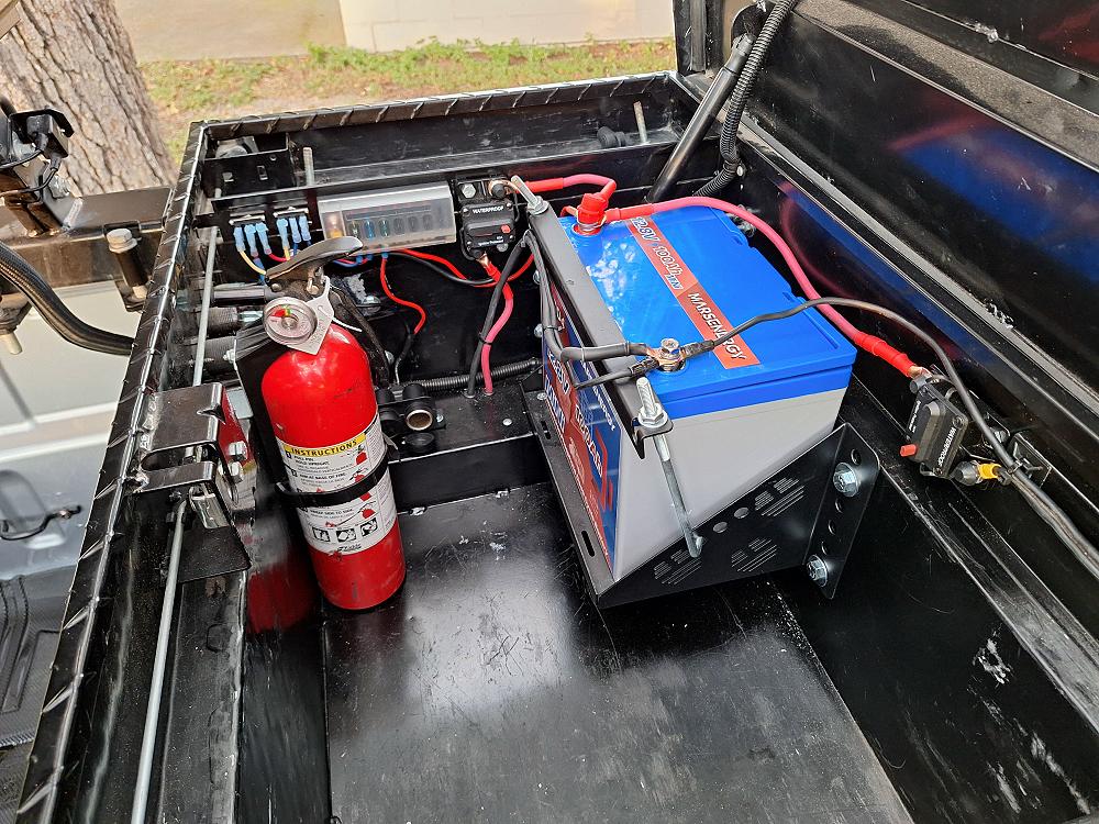 lithium_battery_mounted_in_bed_of_ford_ranger-100.JPG