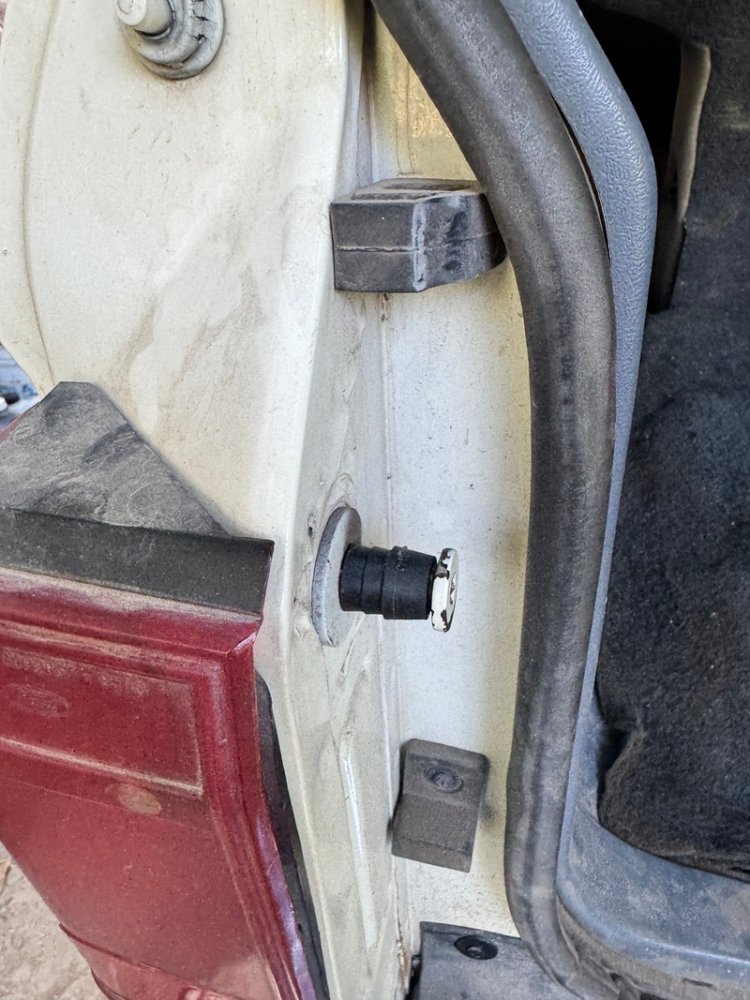 '86 Bronco II rear hatch latch.....