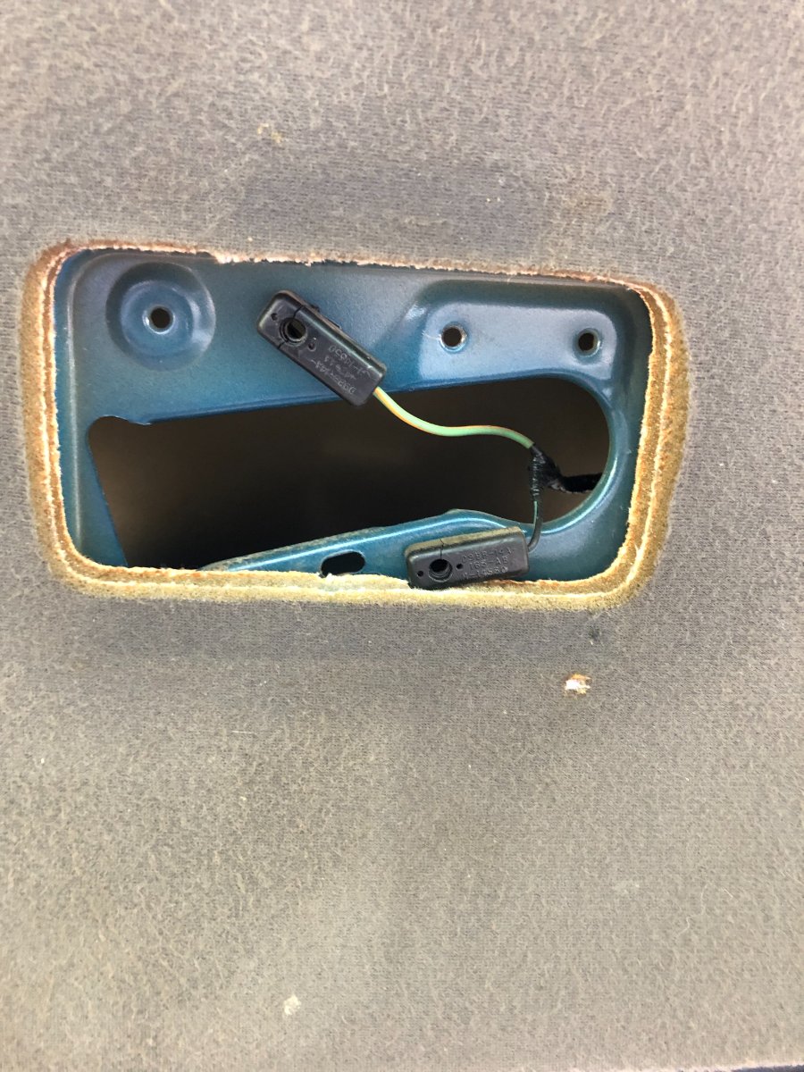 Dome light on a 2001 regular cab question