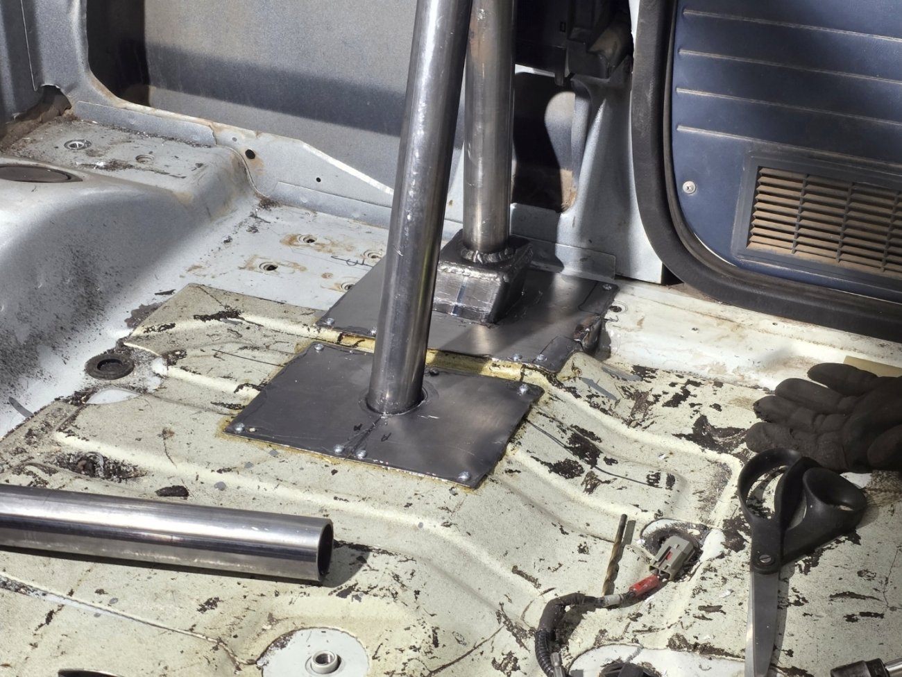 The $600 1988 Ranger project. A semi-serious race truck build.