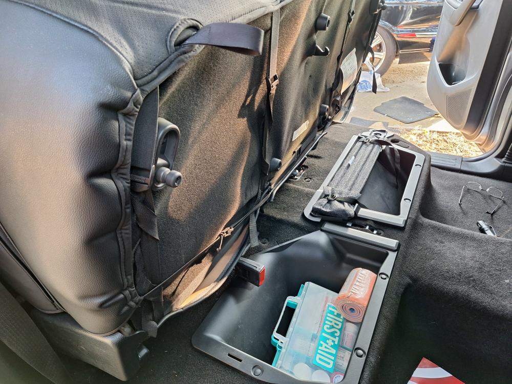 seatcover_2019_ford_ranger_backseat_install-110.JPG