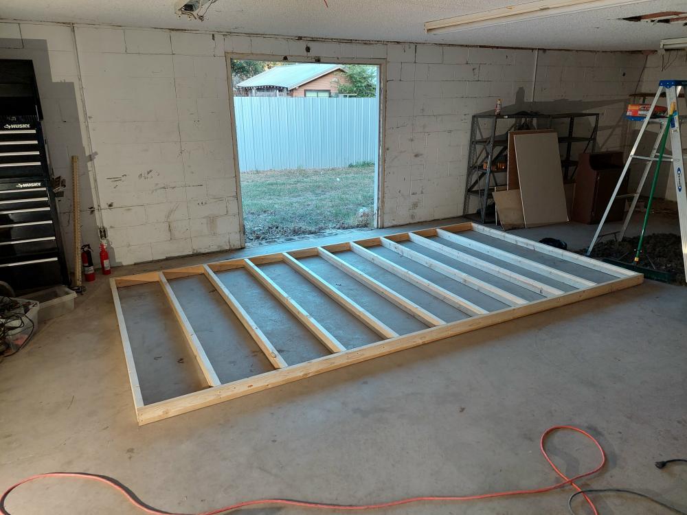 shop_garage_door_cutout-500.JPG