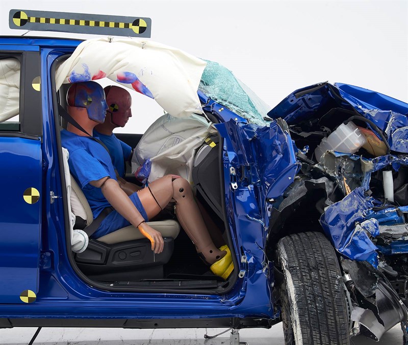 Small overlap front crash test passenger-side.jpg