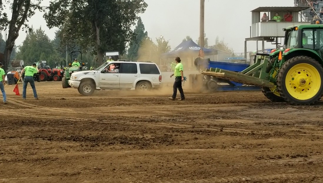 Sploder tractor pull 2022.jpg