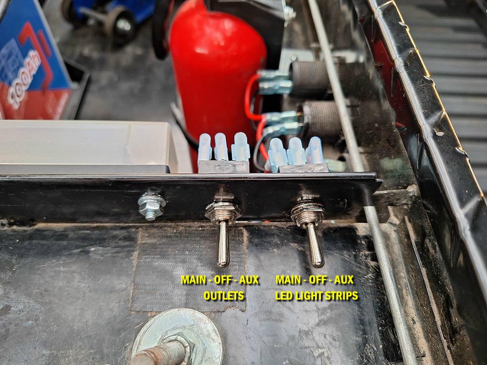 tool_box_power_supply_switches.JPG