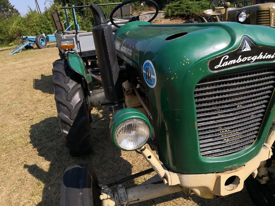 tractor-3669755_960_720.jpg