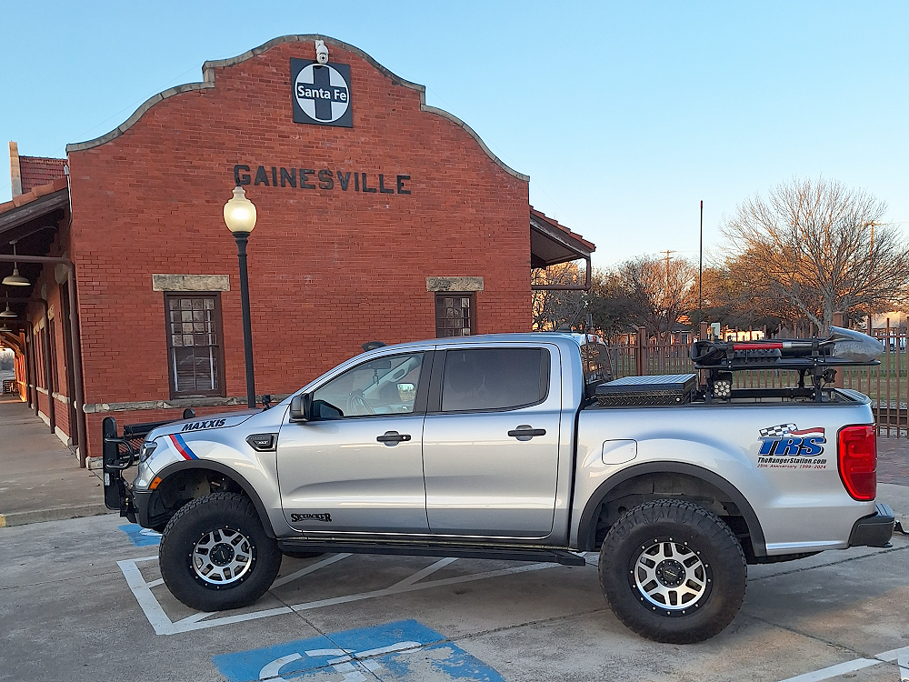 trs-3_2021_ford_ranger_fx4_maxxis_razr_at_skyjacker_suspension_sante_fe_railroad_station_100.PNG
