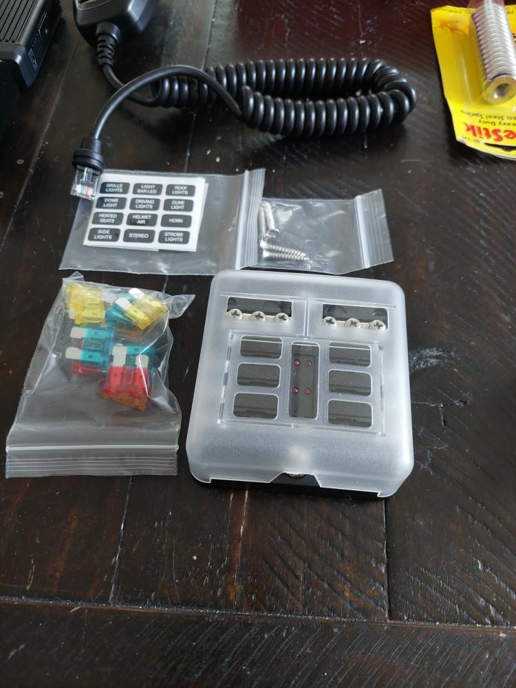 trs-3_ford_ranger_fuse_block_100.JPG