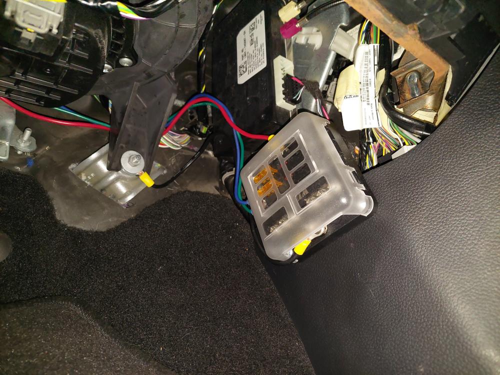 trs-3_ford_ranger_fuse_block_200.JPG